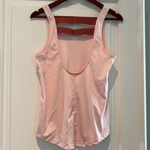 Nike Dry fit tank - Picture 4 of 5